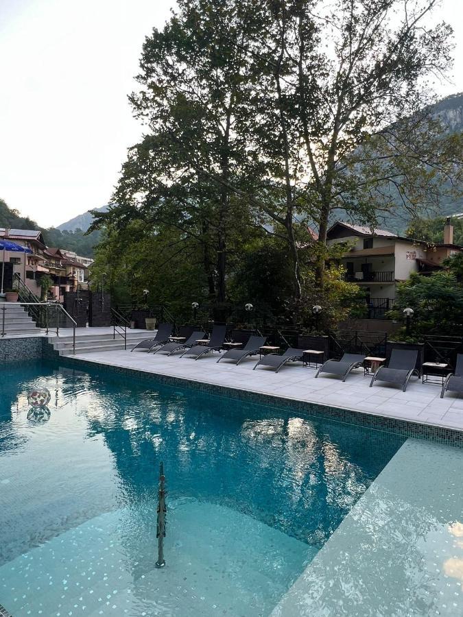 Hotel Holiday Maria Băile Herculane Esterno foto