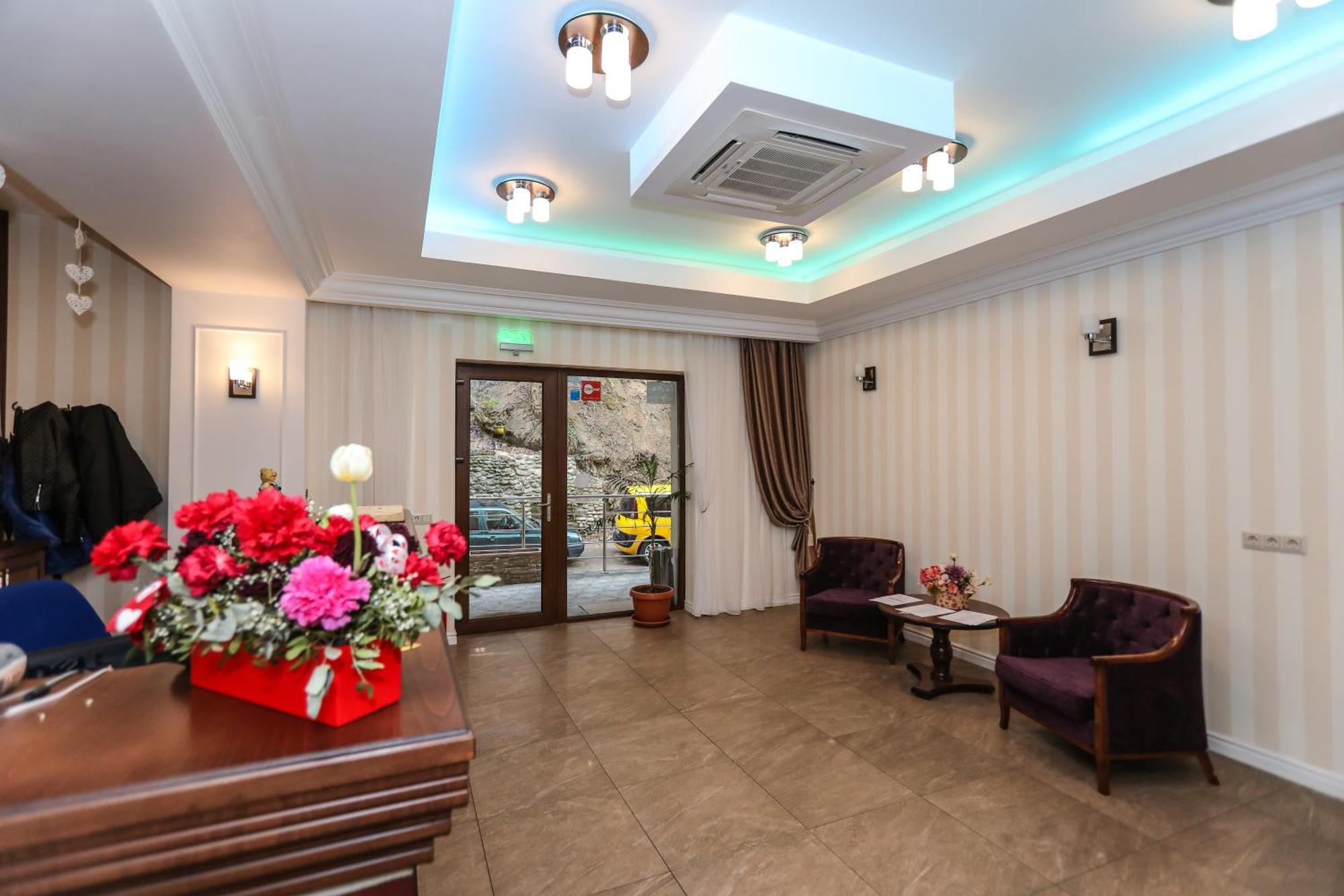 Hotel Holiday Maria Băile Herculane Esterno foto