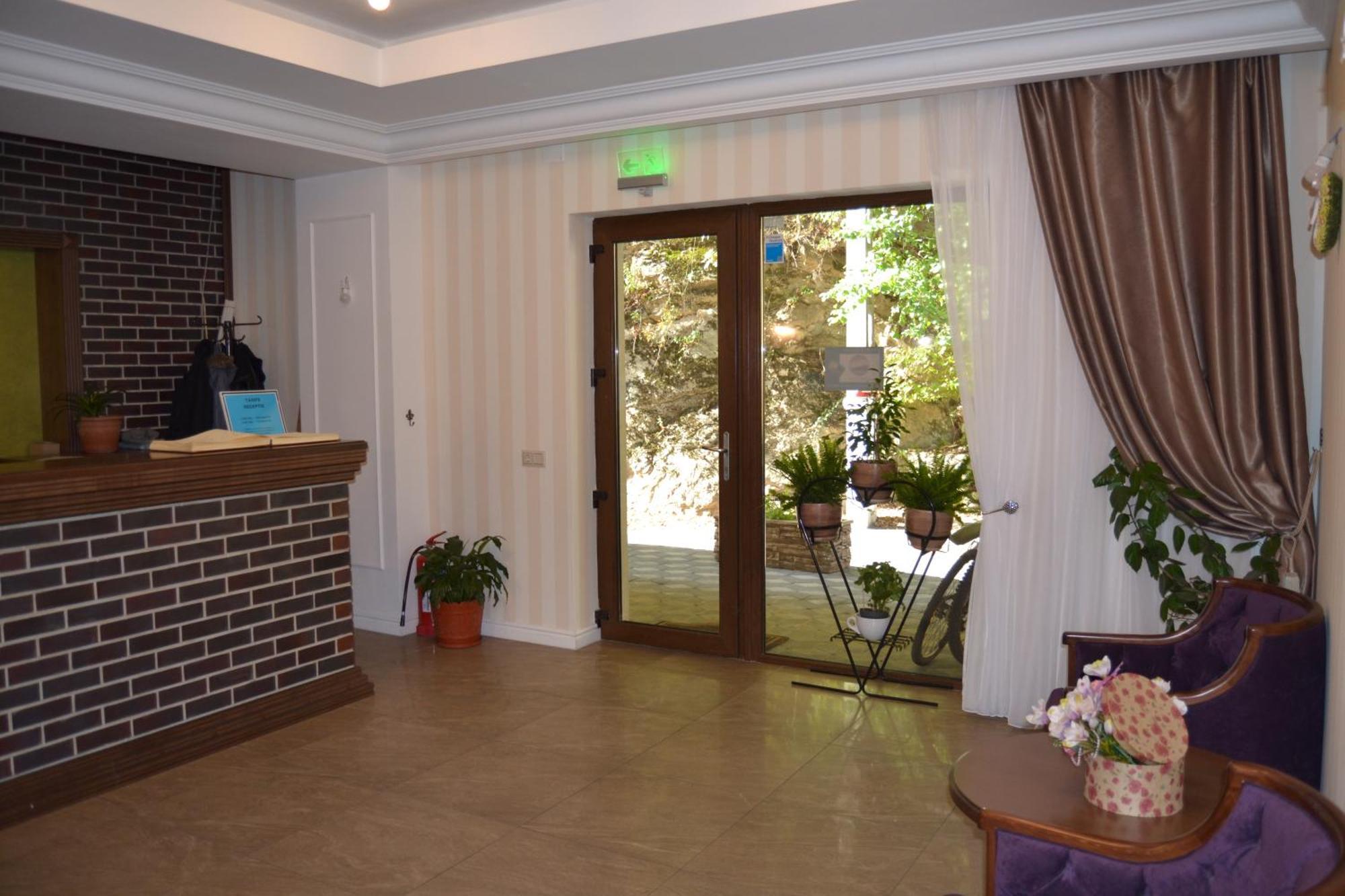 Hotel Holiday Maria Băile Herculane Esterno foto