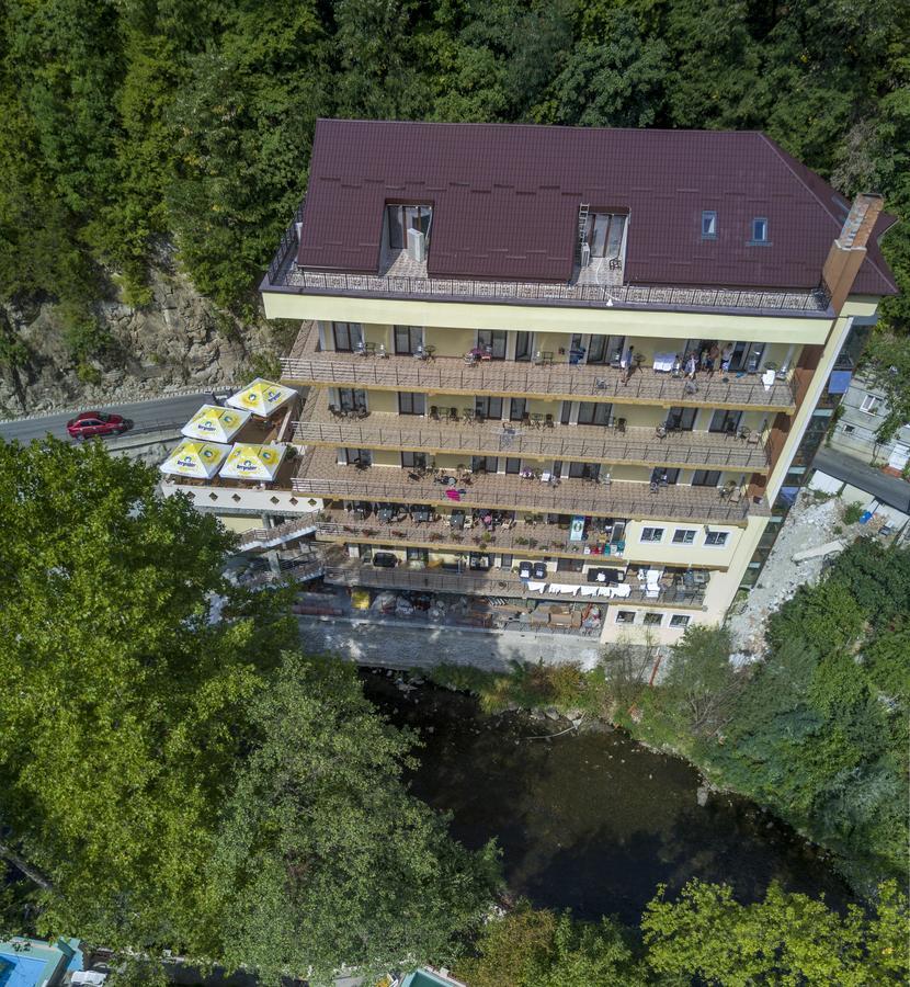 Hotel Holiday Maria Băile Herculane Esterno foto