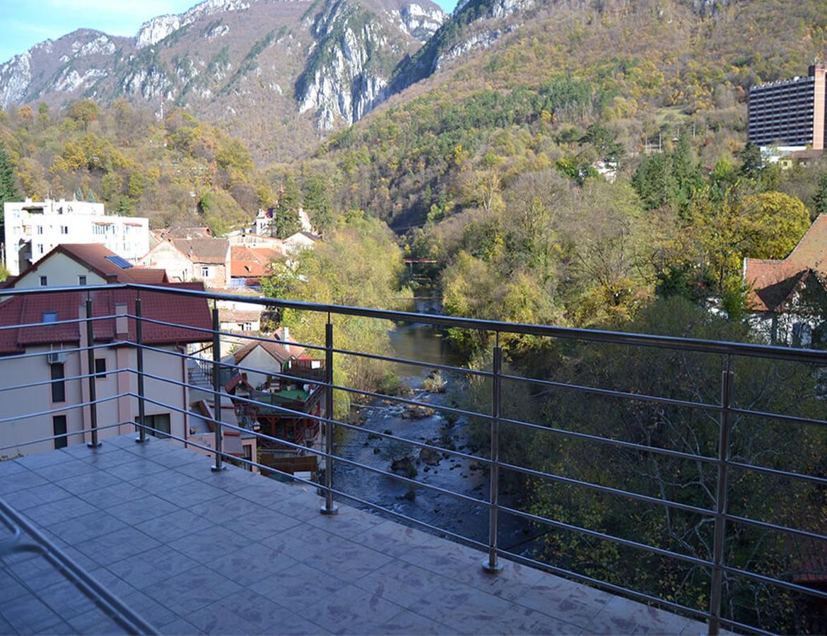Hotel Holiday Maria Băile Herculane Esterno foto