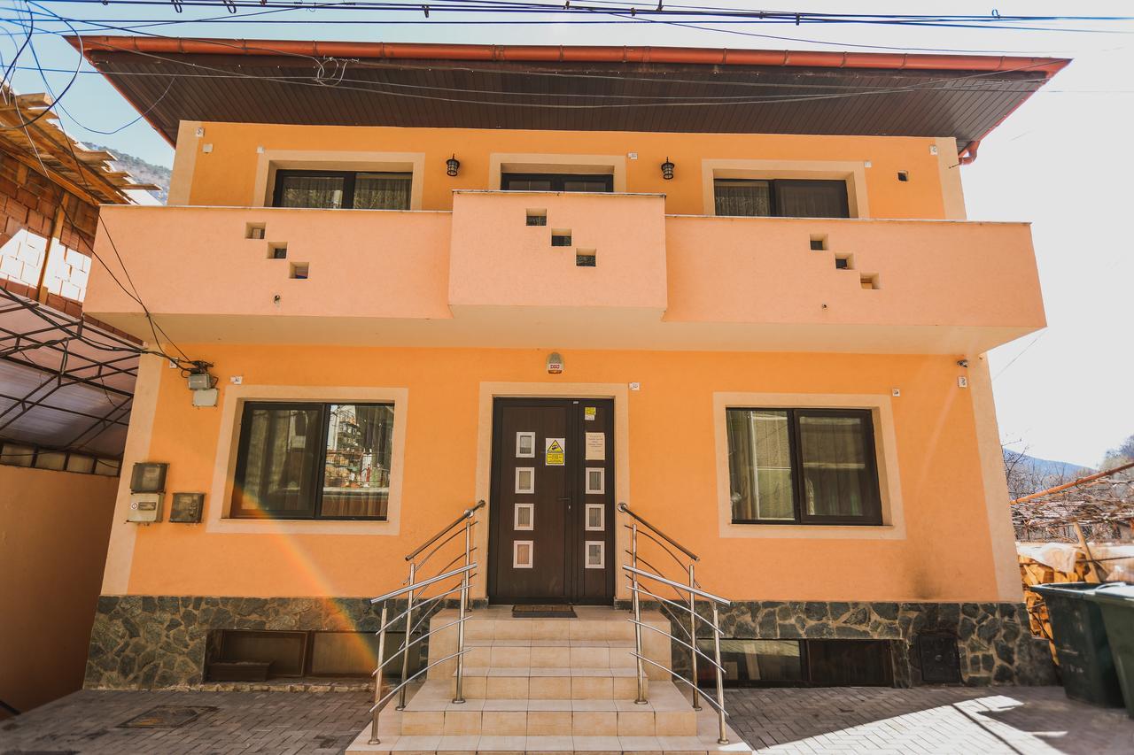 Hotel Holiday Maria Băile Herculane Esterno foto