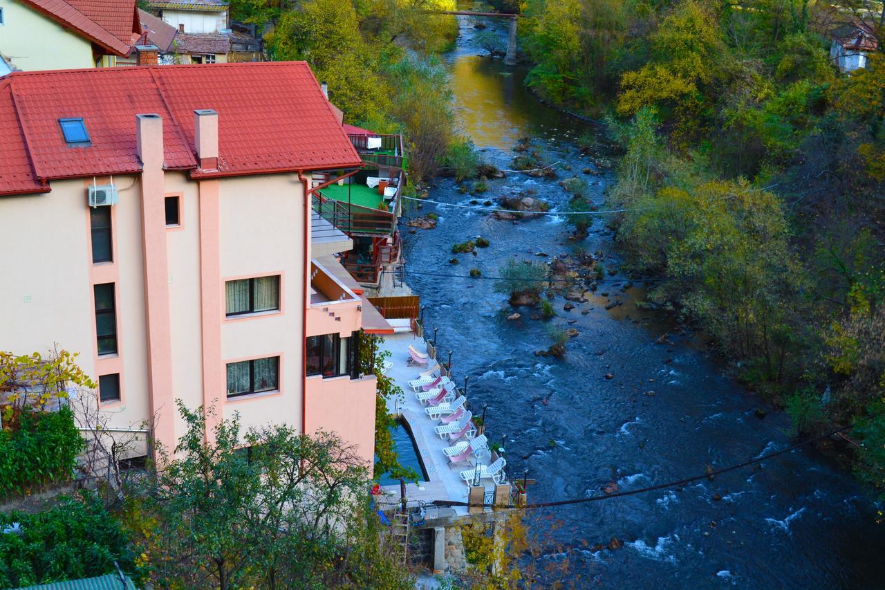 Hotel Holiday Maria Băile Herculane Esterno foto