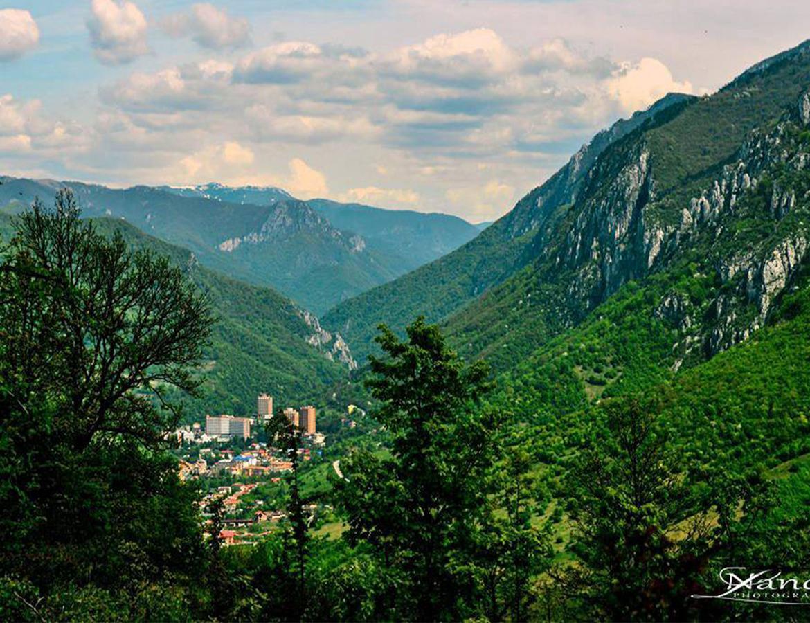 Hotel Holiday Maria Băile Herculane Esterno foto